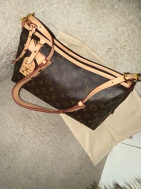 Fashion Monogram Shoulder Bag in Brown with Vachetta Trim